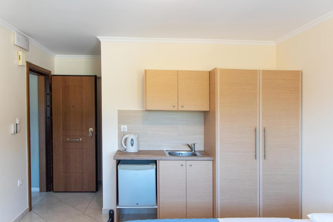 Fotis Apartments Артеміда Екстер'єр фото
